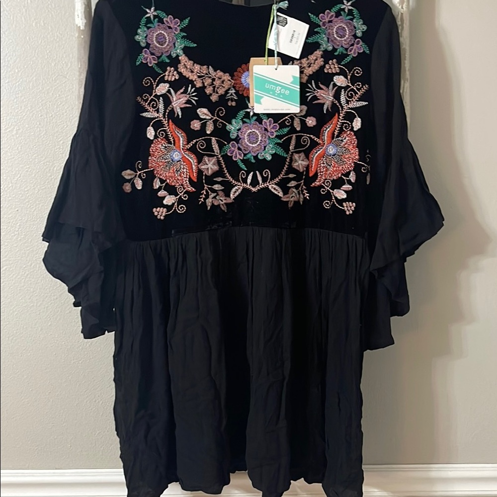 Umgee Black Floral Embroidered Women's dress NWT